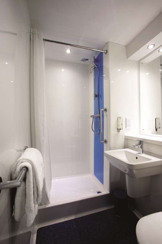 Travelodge ドロイトウィッチ 部屋 写真