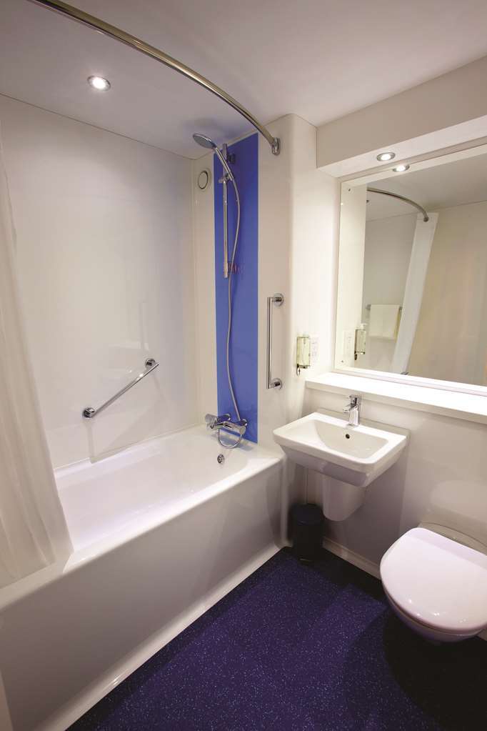 Travelodge ドロイトウィッチ 部屋 写真