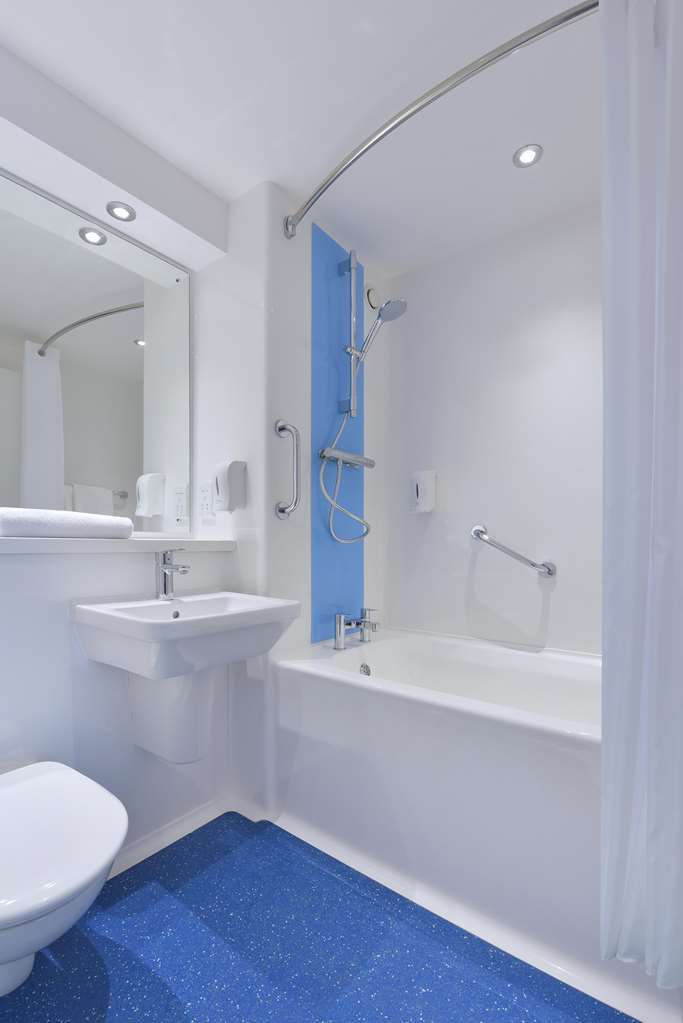 Travelodge ドロイトウィッチ 部屋 写真